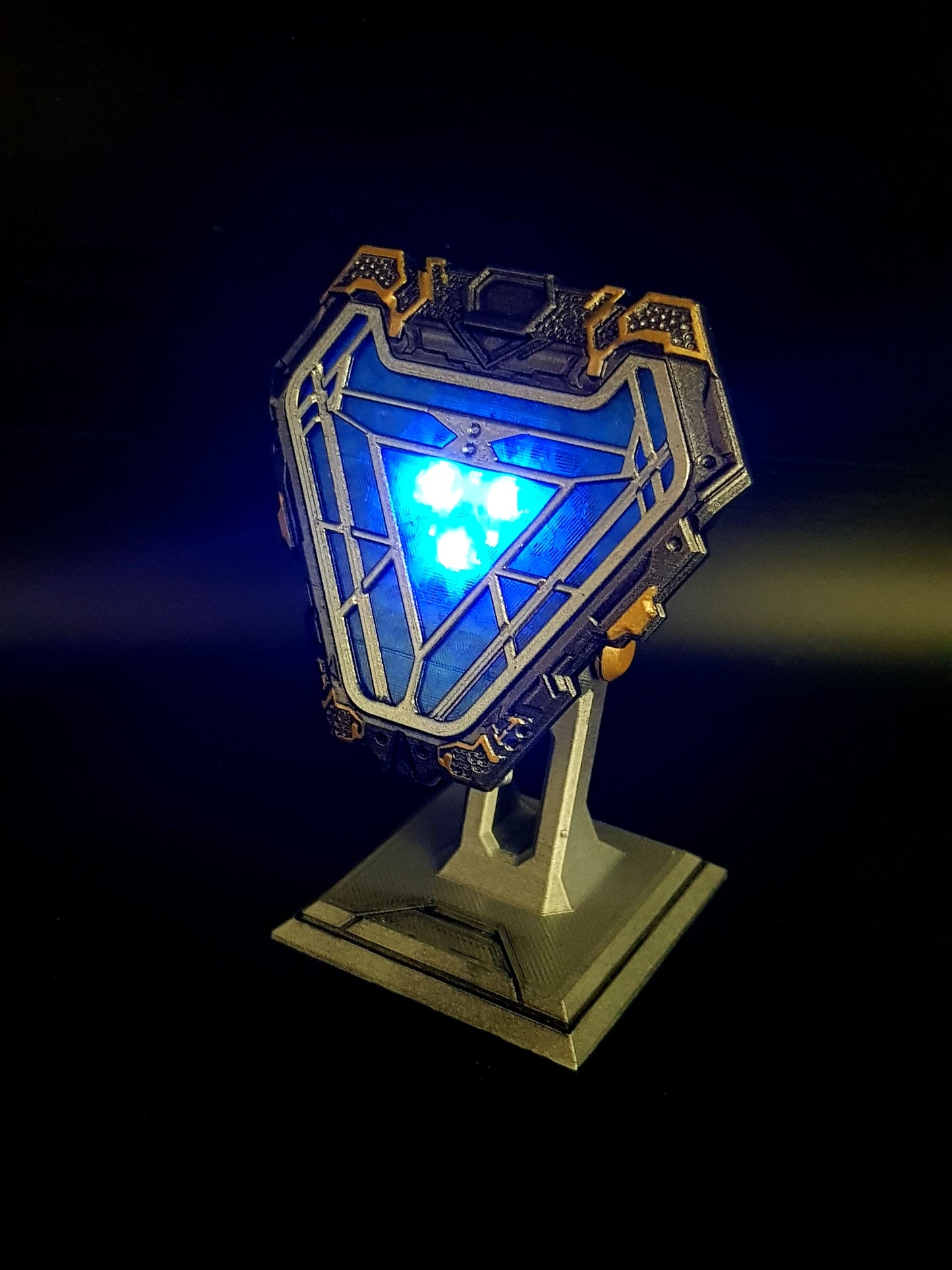 Mark 50 / Mk 50 Arc Reactor Ironman | Infinity War | Endgame | Avengers | Light-up Function and Wearable | Optional Display Plinth | By CC3D
